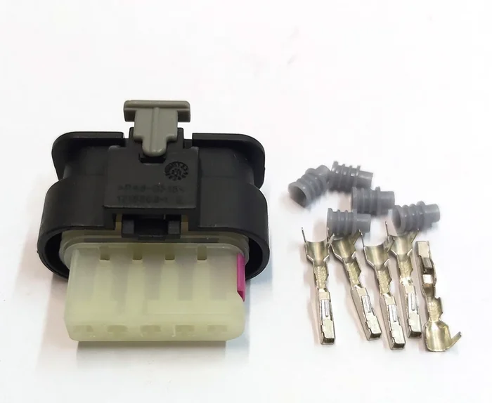 Connector (chip) 1-1718806-1 HOMELINK V OPTION 2 X485 5 pin Tesla model S REST, model X, model 3 1114984-00-B