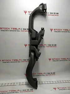 11 用于 4 个气流出口的中央大型上部空气管道 Tesla Model S、Model S REST、Model X 1002275-00-E