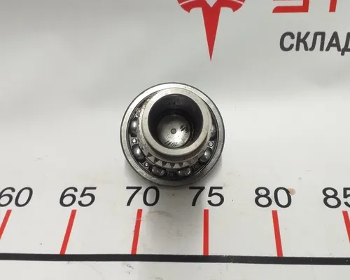 1 Sestava zadního vstupního hřídele motoru SPORT s ložiskem a dorazem Tesla Model S, Model S REST 1002887-01-A