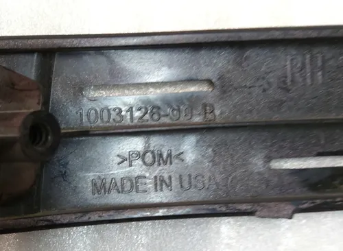 右雾灯支架特斯拉型号 S 1003126-00-F