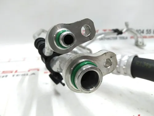 Трубопровід системи кондиціювання без клапана Tesla model S 1004293-00-G