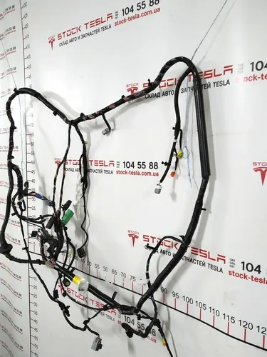 1004417-00-P Cableado del umbral derecho del Tesla modelo S RWD 1004417-00-P
