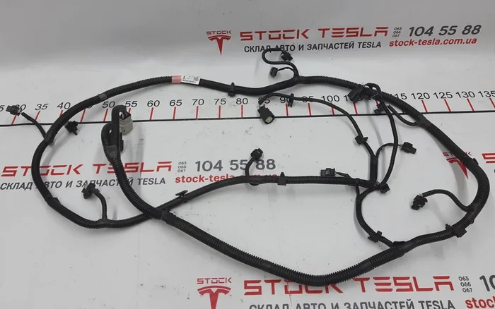 1 Kabeláž předního nárazníku (6 parkovacích senzorů) Tesla model S REST 1004420-04-T