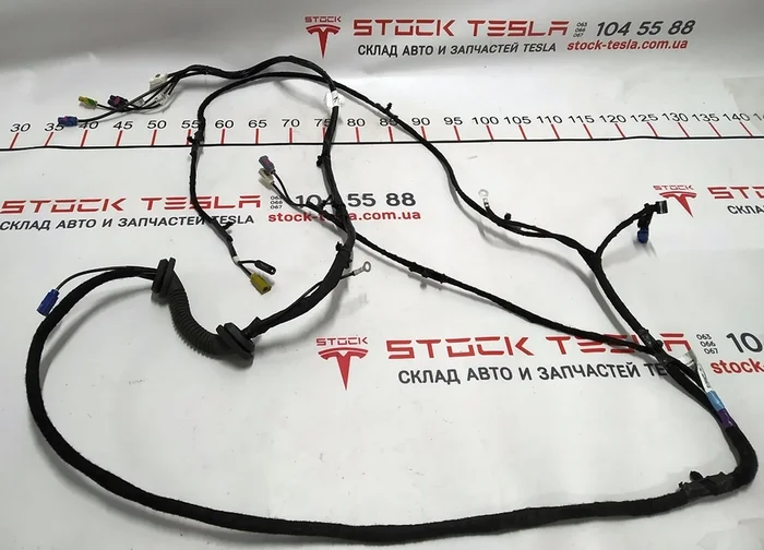Verkabelung des Deckels des Kofferraums linker Tesla Model S, Modell S Rest 1004429-00-R
