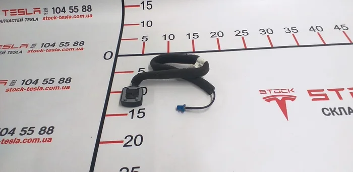 1 GPS 天线 Tesla model S, model S REST 1004794-00-B