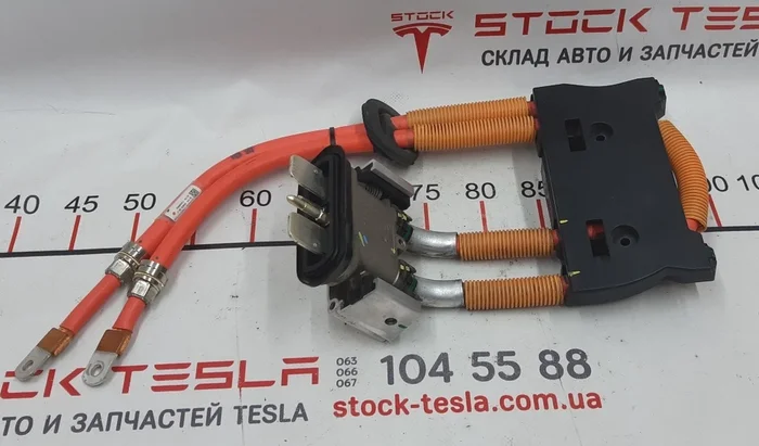 Zapojení hlavní baterie do zadní propojovací krabice GEN1 Tesla model S 1004875-00-F