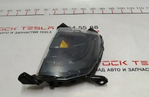 1 Levá mlhovka (prázdná) Tesla model S REST 1005995-00-E