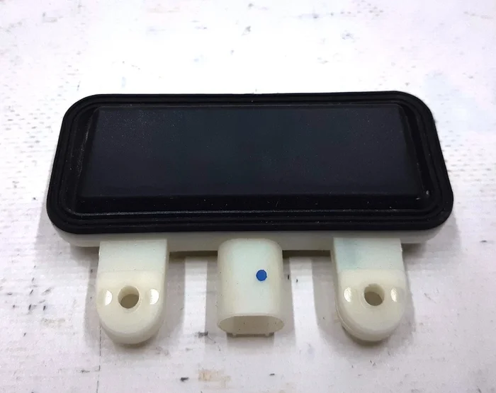 1 行李箱盖释放按钮 Tesla Model S、Model S REST 1007287-00-A