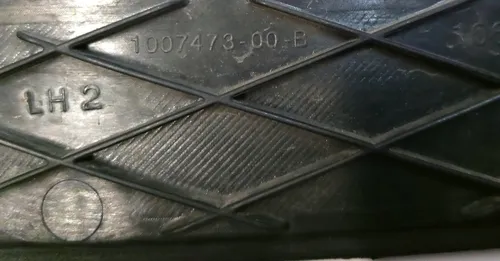 Eyelet blade left active LH2 Tesla model S 1007268-00-F