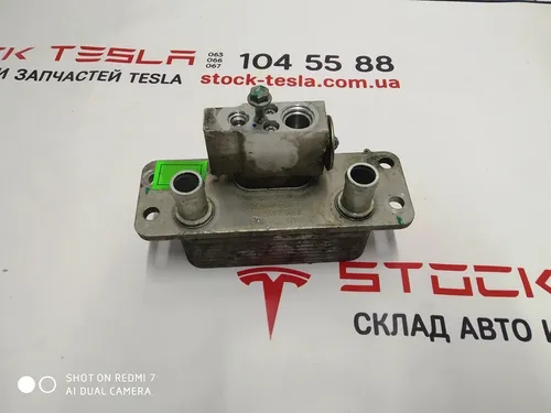 8 Теплообмінник/чілер (CHILLER) у зборі з клапаном Tesla model S 1007476-00-E