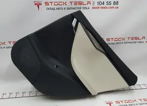 4 Sestava karty zadních pravých dveří PURB/G/PUR13/PVCB CREAM PREM (poškozená) Tesla model S REST 1008105-52-L