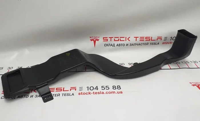 15 1008449-00-F Condotto aria interno inferiore sinistro Tesla modello S, modello S REST 1008449-00-I