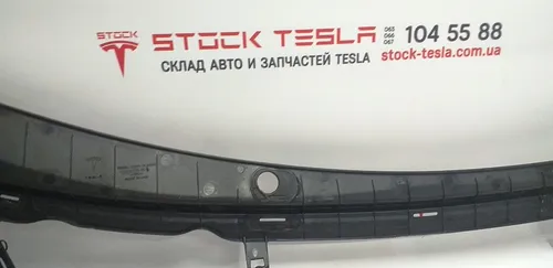 7 Подкапотная накладка склоочисників Tesla model S 1008976-00-F
