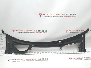 Підкапотна накладка склоочисників Tesla model S 1008976-00-F