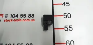 Датчик удару стійки C Tesla model S 1009017-00-A
