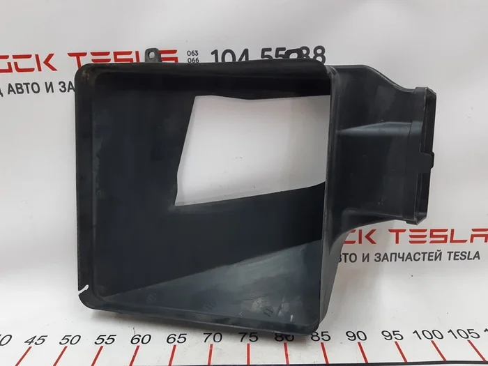 9 空调RWD Tesla型号S 1038059-00-AA的扩散右散热器