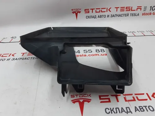 9 空调RWD Tesla型号S 1038059-00-AA的扩散右散热器