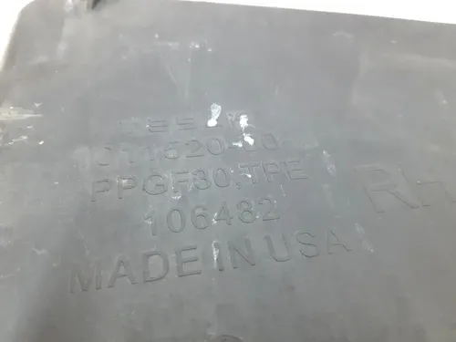 9 空调RWD的扩散右散热器，损坏了特斯拉型号S 1038059-00-a