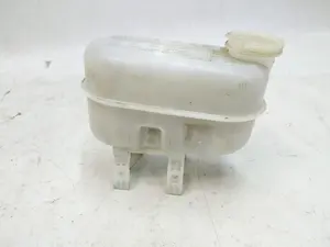 Розширювальний бачок гальмівної системи RWD Tesla model S 1012042-00-B