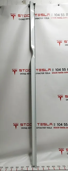 6 Door sill molding right decorative (plastic) PBCW Tesla model S, model S REST 1012217-00-G