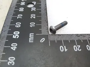 Болт кріплення пластини зовнішньої ручки дверей M4-0.7x16 [08.8] -AP-06 Tesla model S, model S REST 1012482-00-B