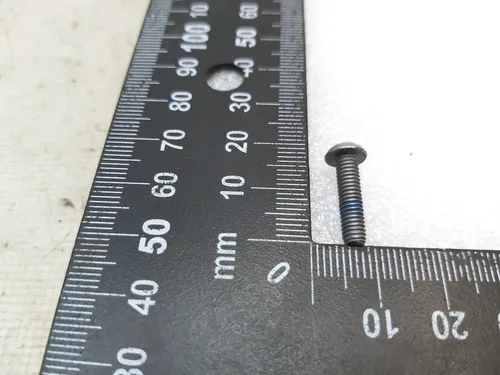 Болт кріплення пластини зовнішньої ручки дверей M4-0.7x16 [08.8] -AP-06 Tesla model S, model S REST 1012482-00-B