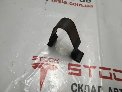 Скоба амортизує сидіння водія / пасажирського Tesla model S 1013115-03-B