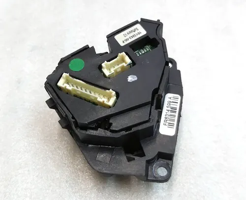 换档按钮（方向盘上）右侧不合格 Tesla 型号 S REST，型号 X 1013242-00-H