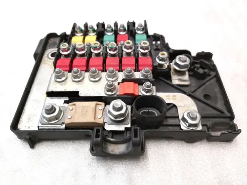 Pojistková skříňka Tesla model S 1013272-00-F