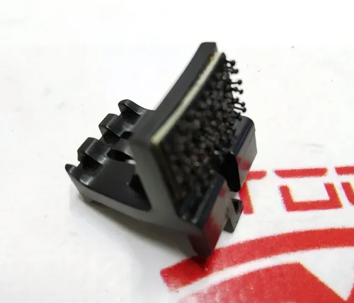 4 Tesla Model X S REST 1013417-00-B 行李箱盖释放按钮紧固