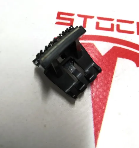 4 Tesla Model X S REST 1013417-00-B 行李箱盖释放按钮紧固