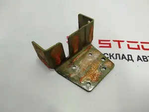 20 Чверть передня права з'єднувач-кріплення направляючої лонжерону до порога Tesla model S, model S REST 1014111-S0-B