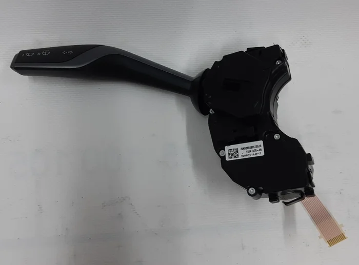 转向柱灯和雨刮器开关 Tesla Model 3 1097662-00-N