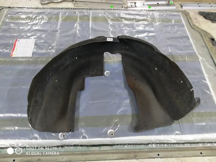 3 Підкрилок задній лівий Tesla model S 1016325-00-G