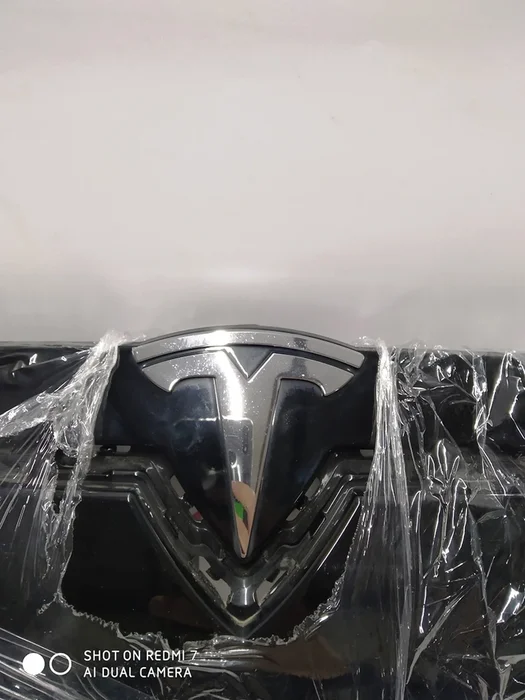 Znak T na jajku Tesla model S 1017442-00-B