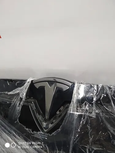 Znak T na jajku Tesla model S 1017442-00-B