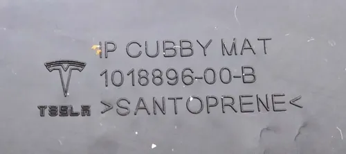 37 Opbevaringsniche under skærmen (samlet) Tesla Model S, Model S REST 1018893-00-E