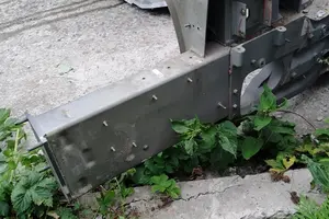 18 Чверть передня права лонжерон AWD (деформована заставна гайка) Tesla model S, model S REST 1022597-S0-L