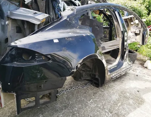 Кузов правий бік стійка А (верхня частина) без склянки та полиці крила, стійка B з частиною даху Tesla model S, model S REST 1024198-S0-B