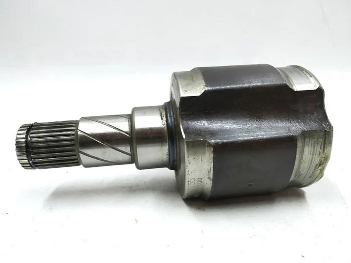 后半轴（手榴弹）内部等速万向节装配有三钉和扣环 Tesla Model S、Model S REST、Model X 1027161-00-C