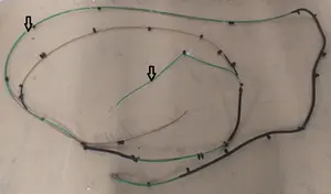 Пневмопровід задній правий бік з пошкодженням Tesla model X 1027937-00-C