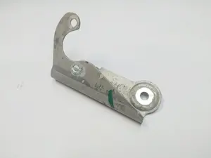 Кронштейн кріплення датчика рівня пневмопідвіски передньої лівої Tesla model S, model S REST, model X 1027941-00-B