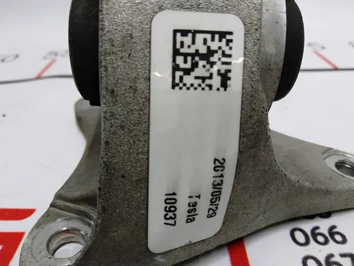 حامل تثبيت المحرك الخلفي Tesla Model S، Model S REST 1028034-00-B