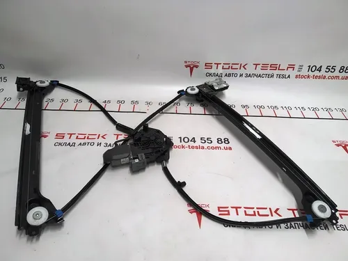 Склопідйомник передній правий Tesla model X 1028819-00-F