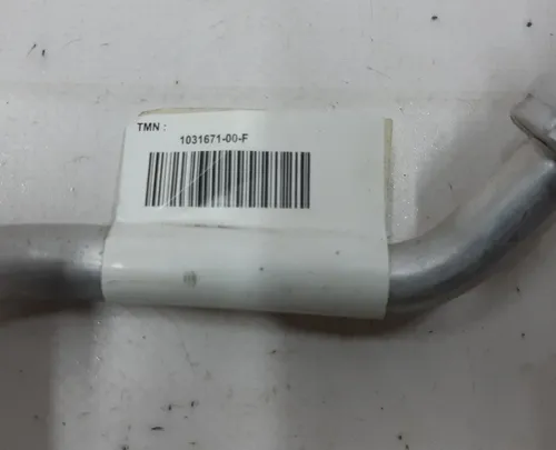 5 Trubka chladiče klimatizace vlevo se sušičkou AWD s poškozením Tesla model S, model S REST 1031671-00-I