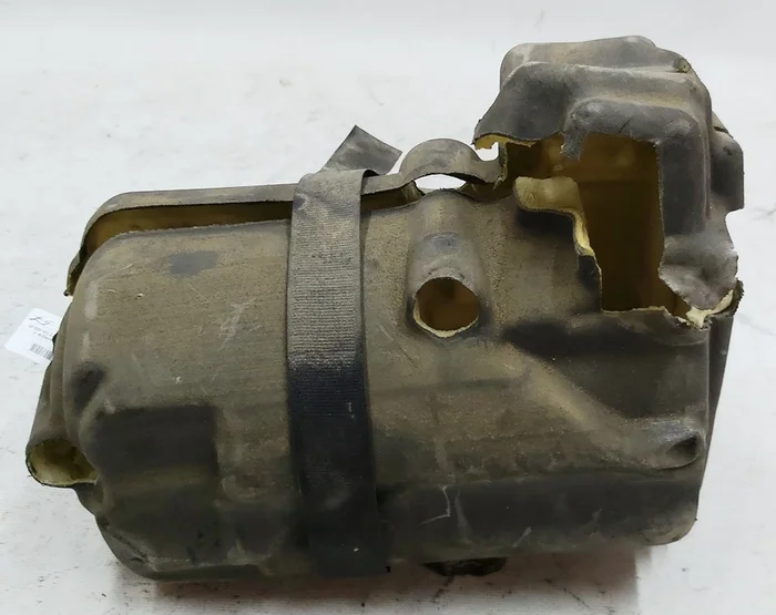 2 Кожух компресора кондиціонера із пошкодженням Tesla model X, model S REST 1032116-00-E