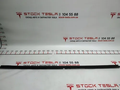 1 Молдинг зовнішній двері передньої лівої хром Tesla model X 1032165-88-D