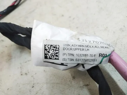 左后门上面板的电线（损坏）Tesla model X 1032881-00-F