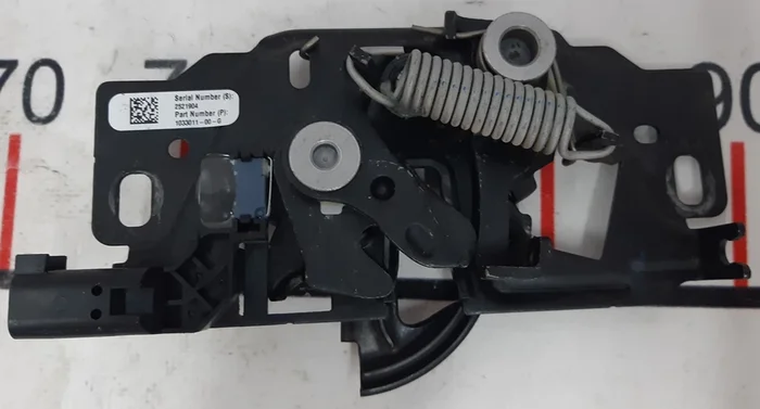 1 发动机罩锁 Tesla model S, model S REST, model X, model 3 1033011-00-G