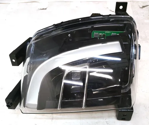 Фара протитуманна права EU UP-LEVEL Tesla Model X 1034329-00-C